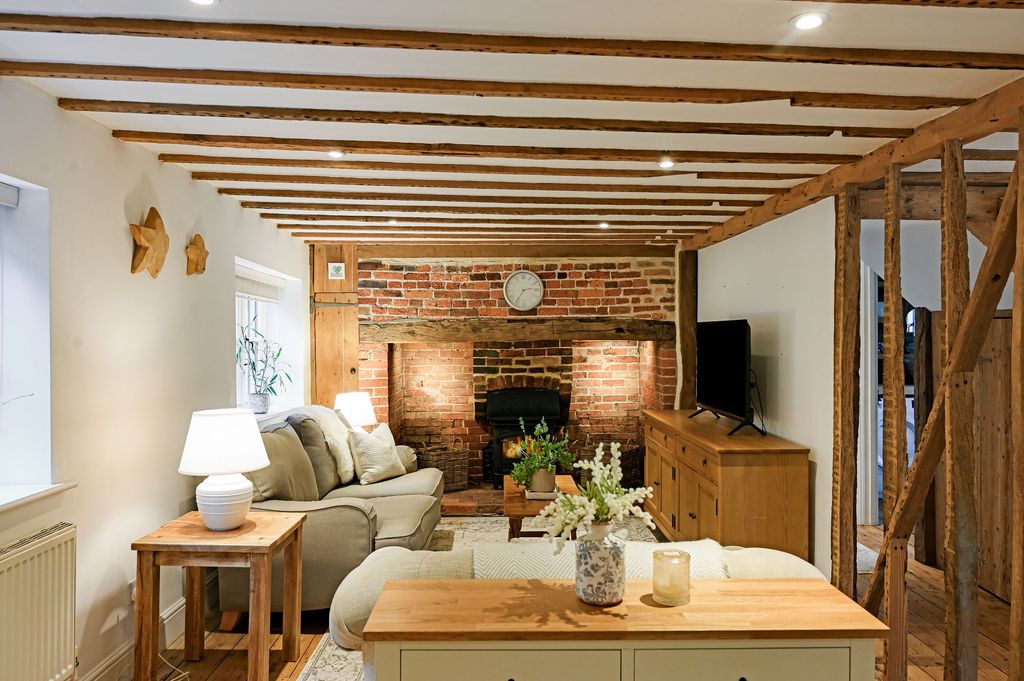 Property photo 2 of 26