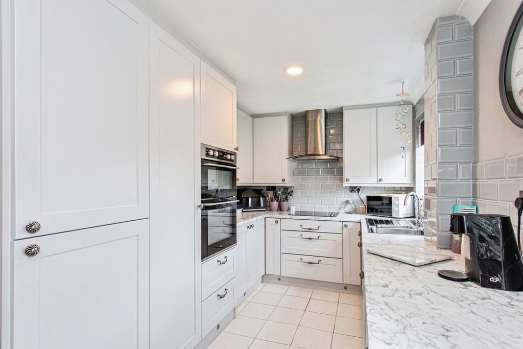 Property photo 2 of 20 Pbox-Img.Jpg