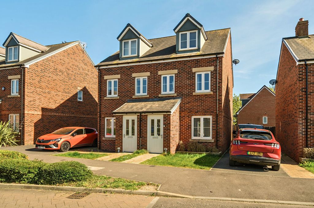 Property photo 1 of 12 1448267-2-69Eb8A6...