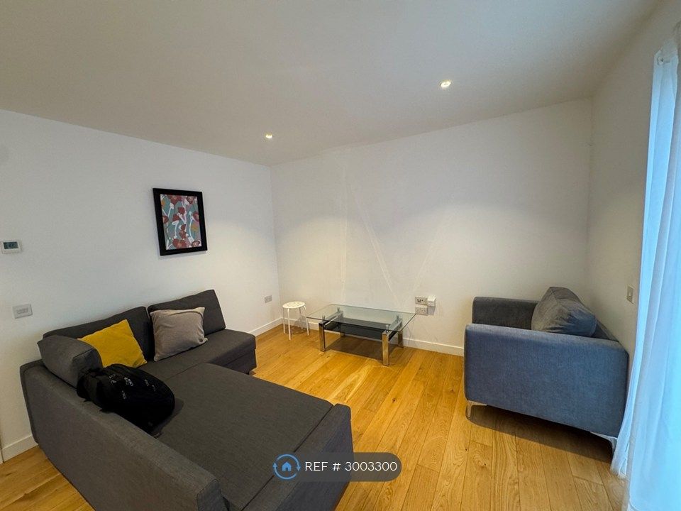 Property photo 3 of 17 Living Room