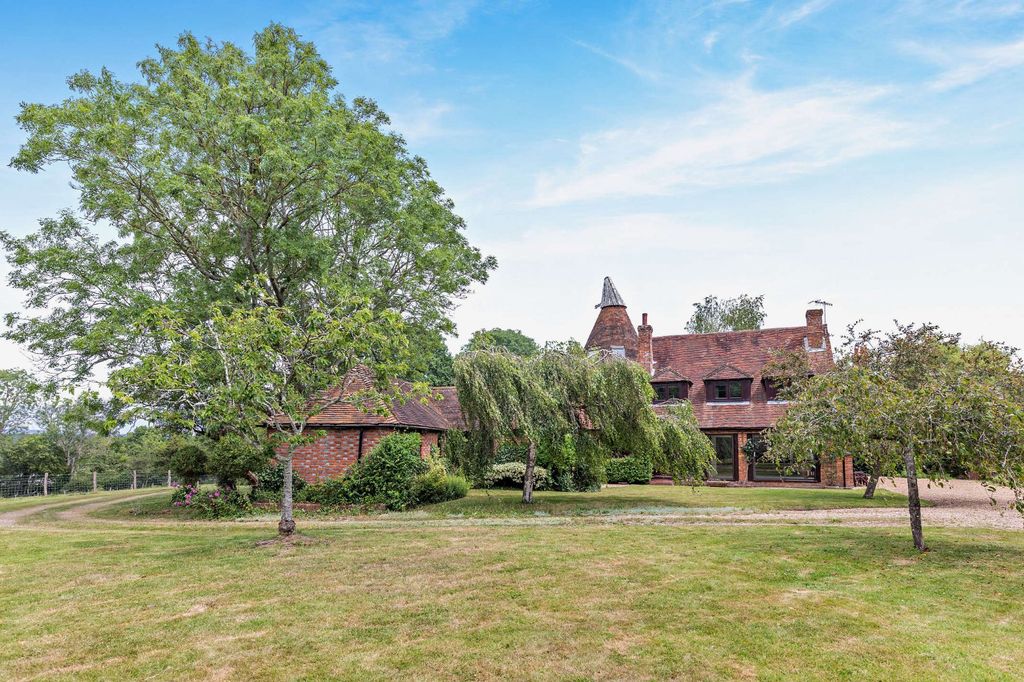 Property photo 2 of 25 Reedlands Oast