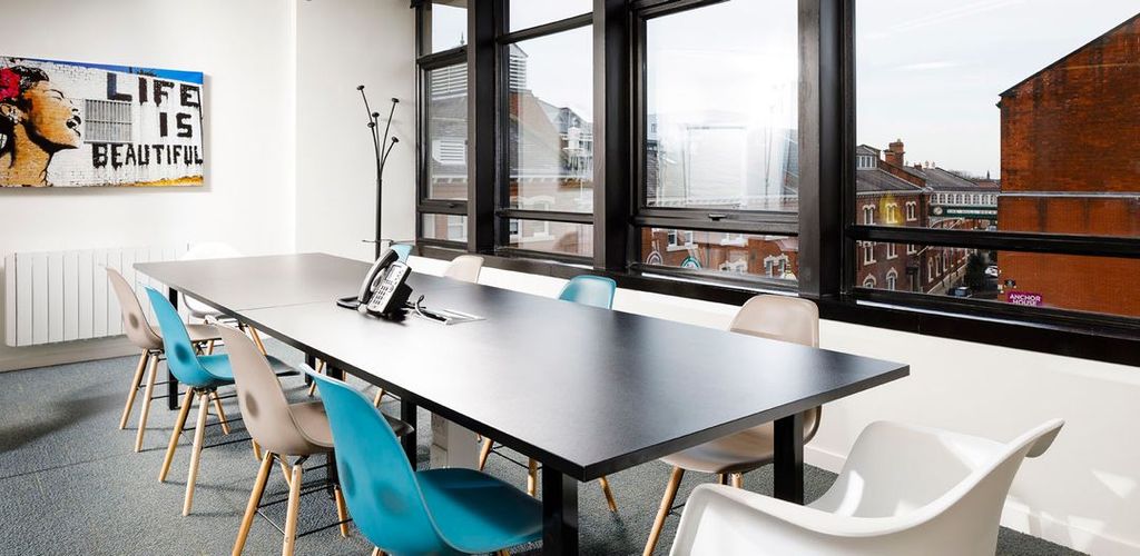Property photo 3 of 12 Stylish Meeting Rooms