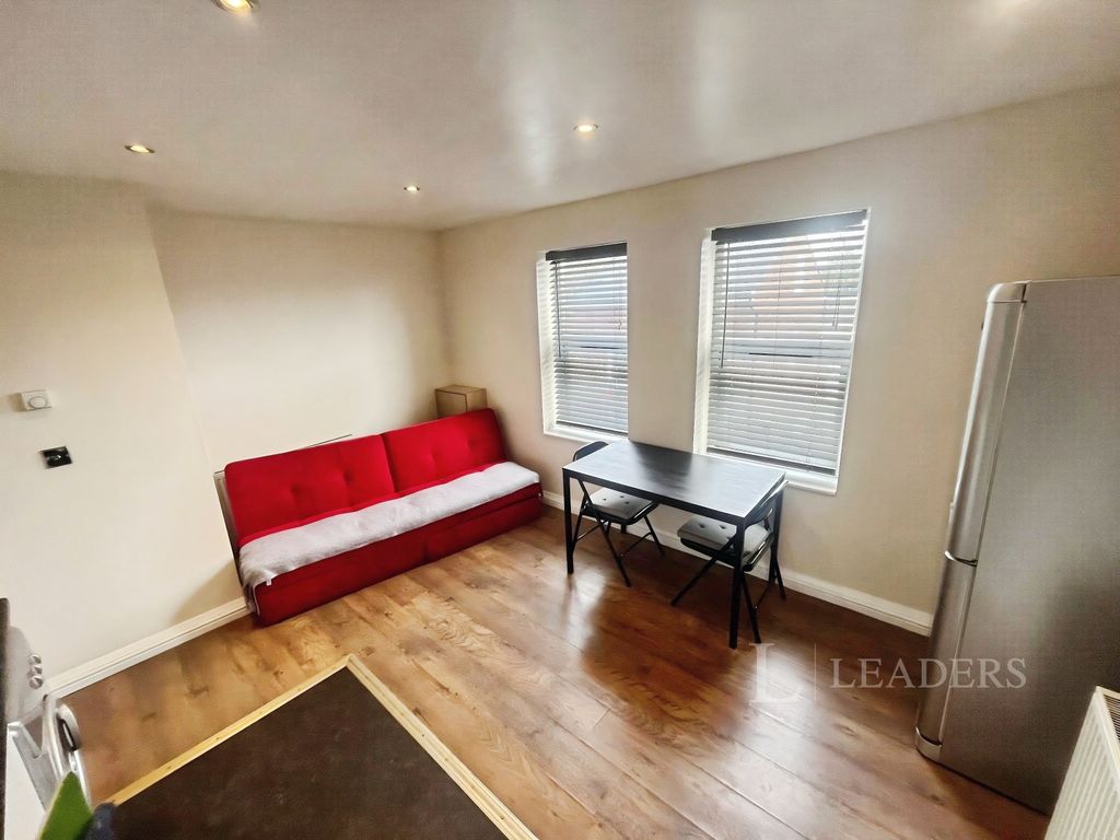 Property photo 2 of 9 1