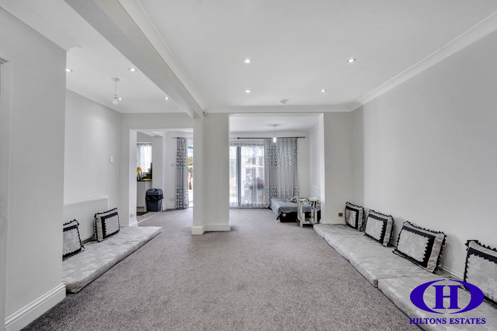 Additional image 4 of 5 bed semi-detached house for saleUxbridge Road, Feltham TW13