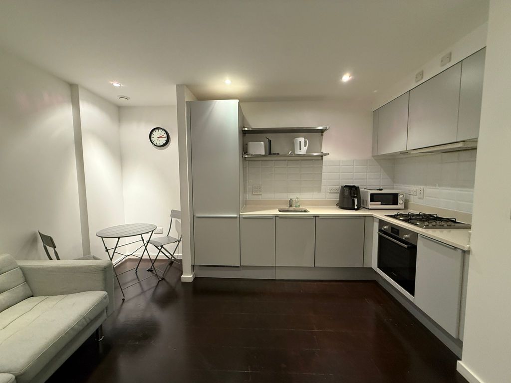 Property photo 3 of 9 Gallery