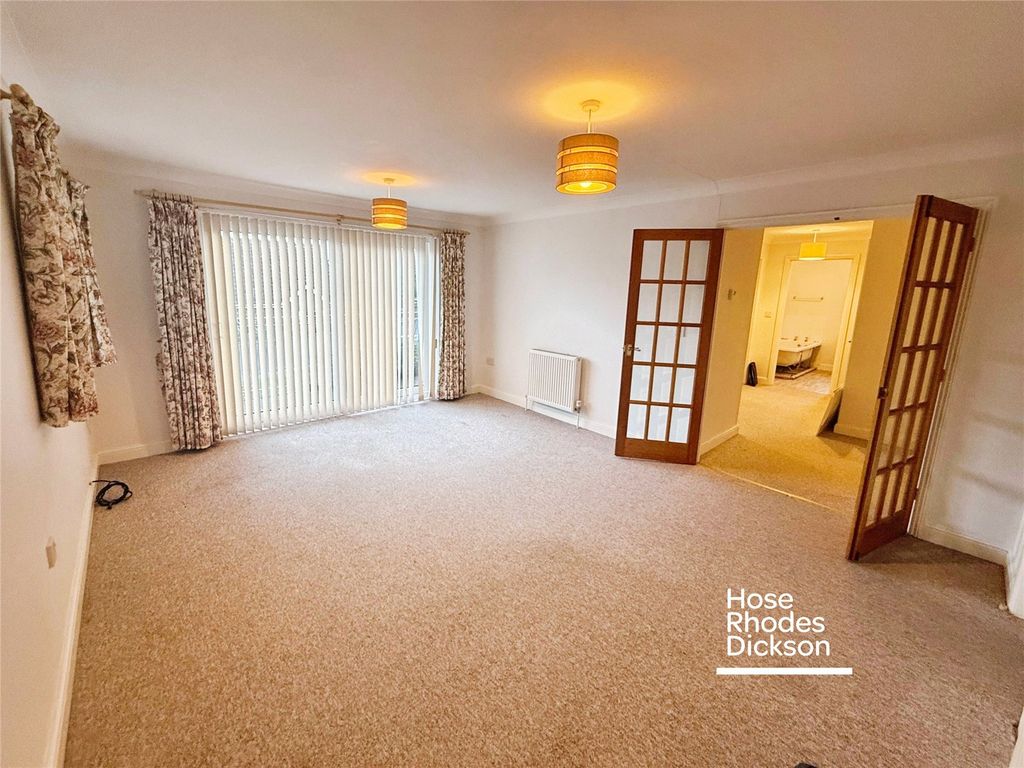 Property photo 2 of 12 Picture No. 19
