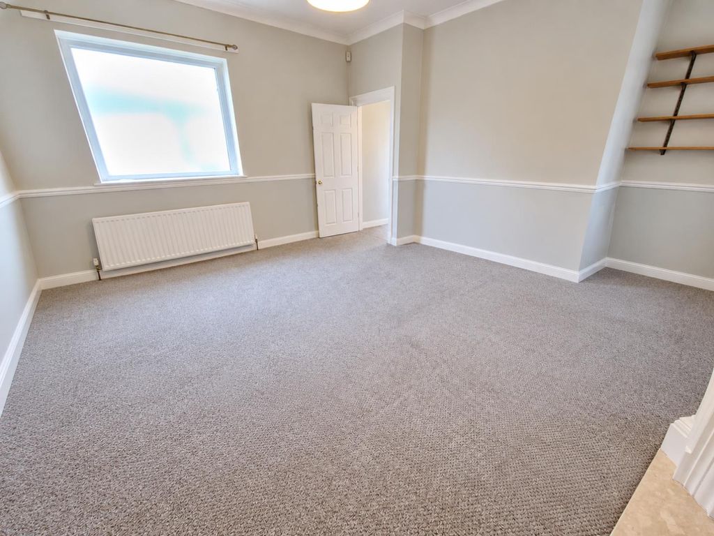 Property photo 1 of 13 Bright Empty Living And Dining Room-1.Png