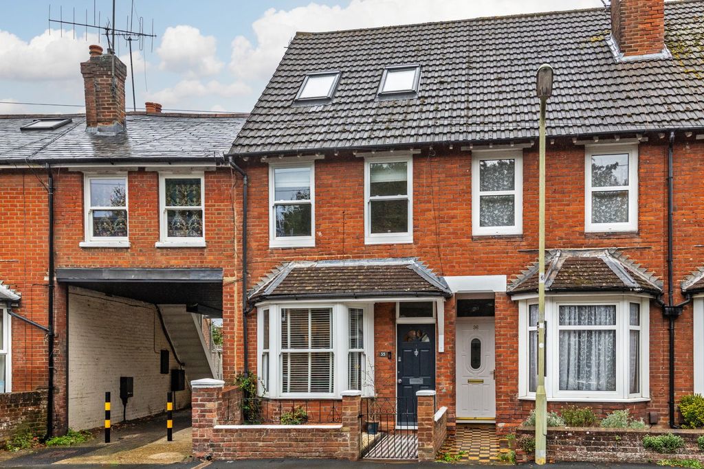 Property photo 1 of 11