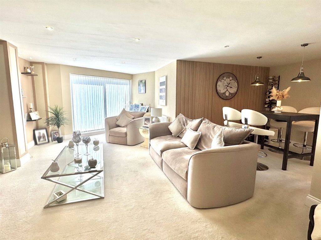 Property photo 2 of 20 Picture No. 39