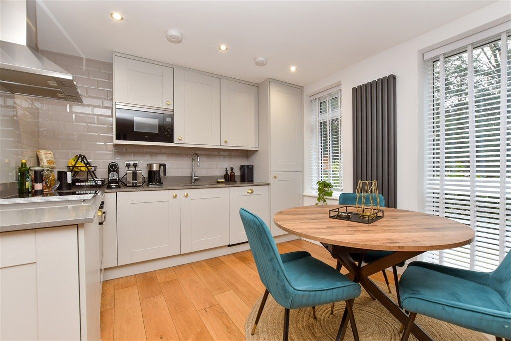 Property photo 1 of 14 Kitchen / Lounge / Diner