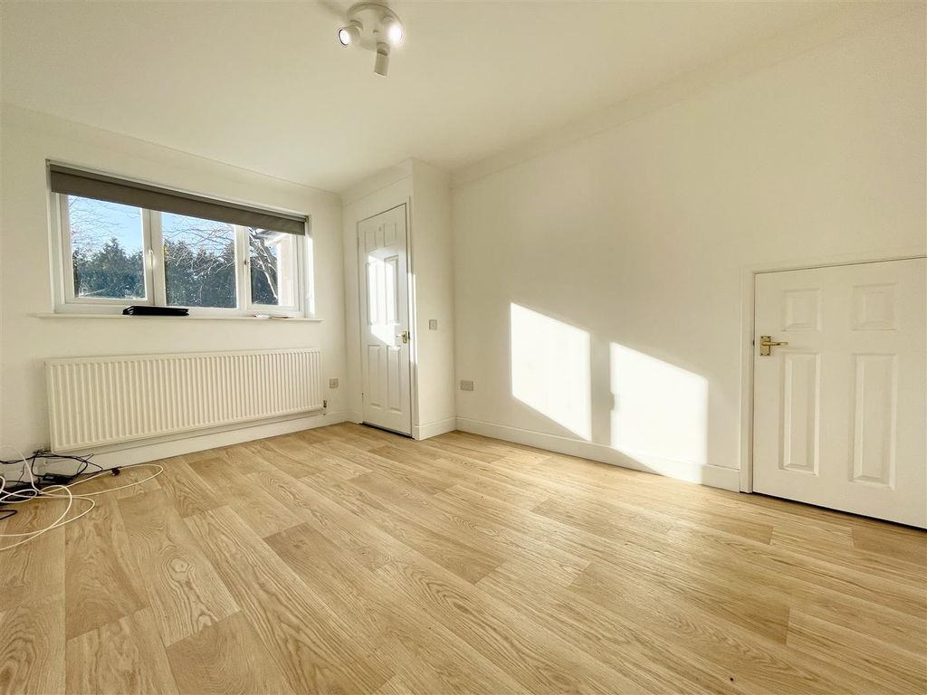 Property photo 2 of 11 Img_E0069.Jpg