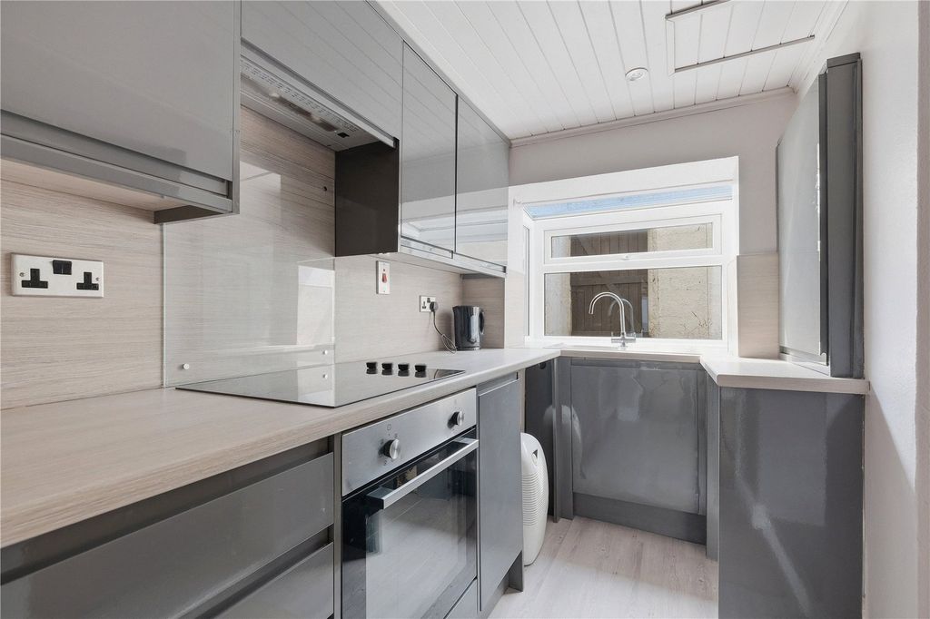 Property photo 2 of 17 Kitchen