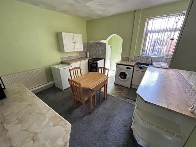 Property photo 3 of 8 Kitchen Diner
