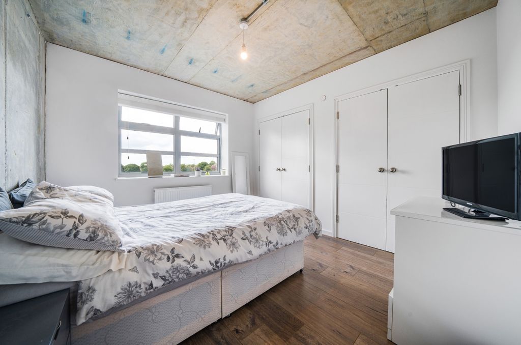 Property photo 3 of 8 1003593 (5)