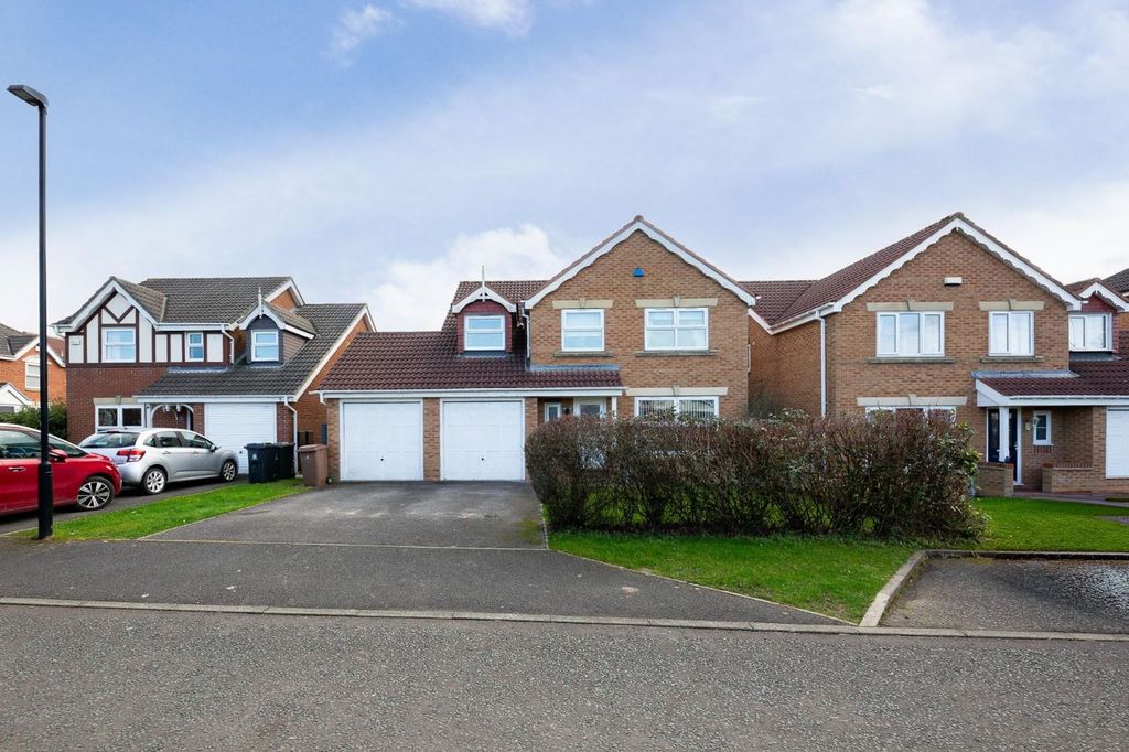Property photo 1 of 15 External