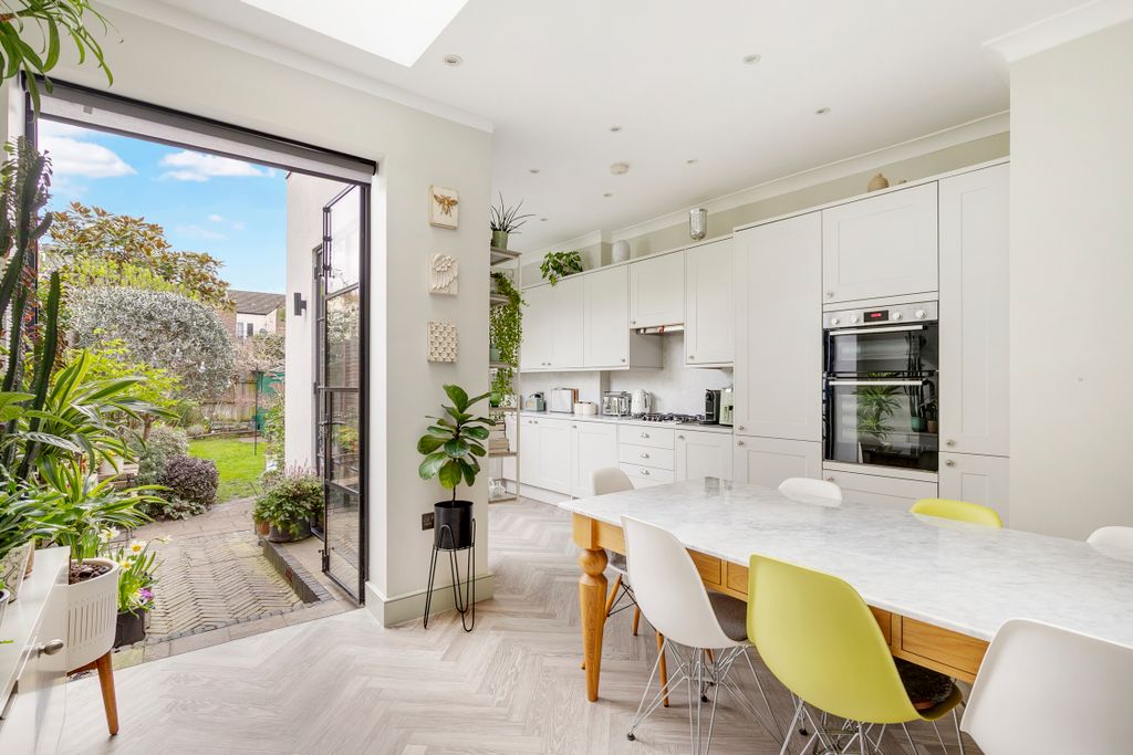 Property photo 2 of 13 Kitchen