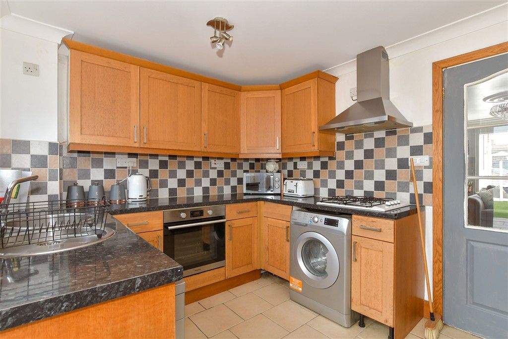 Property photo 1 of 10 Kitchen