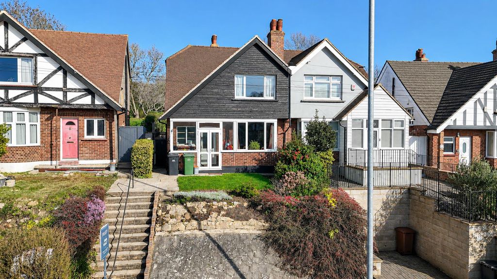 Property photo 1 of 24 Eff4E648-3056-41B1-A5Fb-33F98c8Bf675.Png