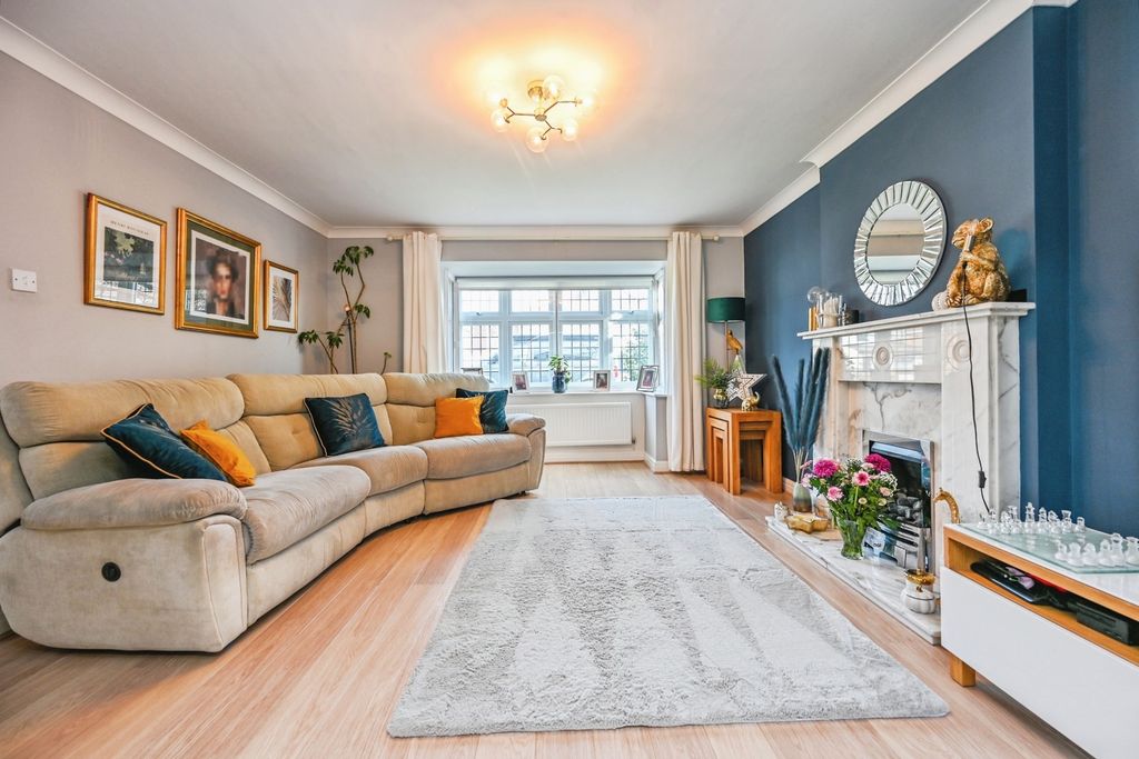 Property photo 2 of 22 Pbox-Img.Jpg