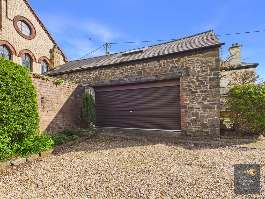 Property photo 2 of 22 Picture No. 53