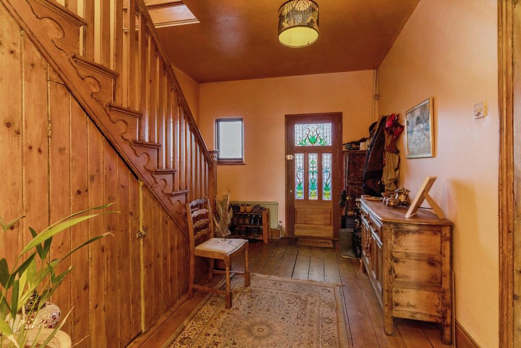 Property photo 2 of 24 Hall