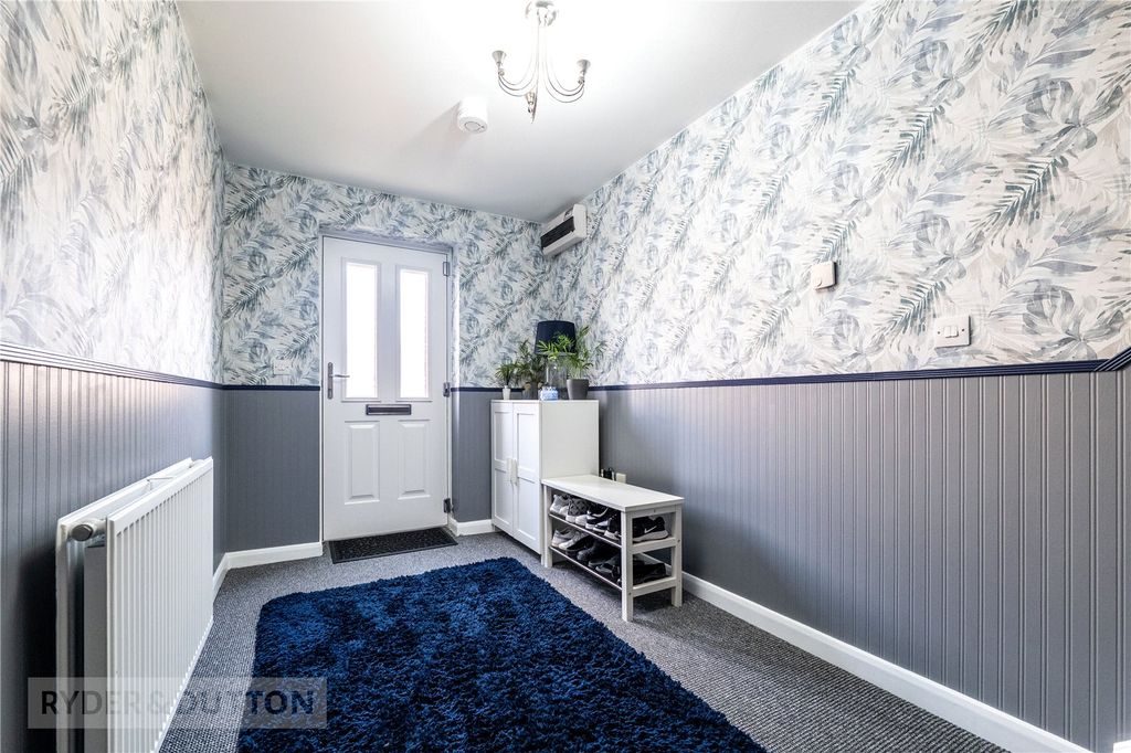Property photo 3 of 33 Entrance Hall Way 1