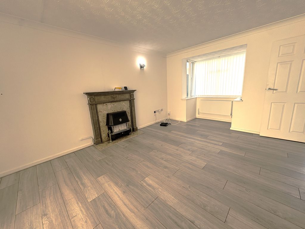 Property photo 3 of 15 Living Room