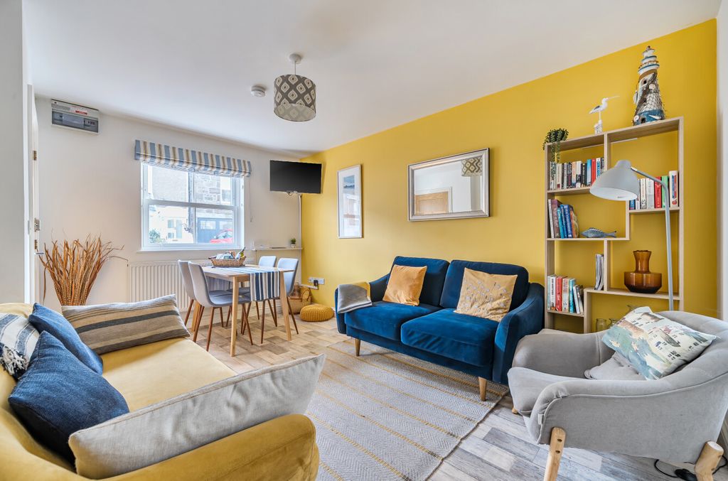 Property photo 2 of 17 1380614-7-690E056...