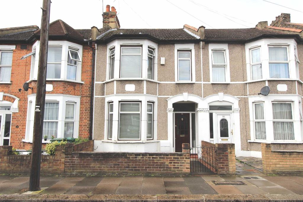 Property photo 1 of 12