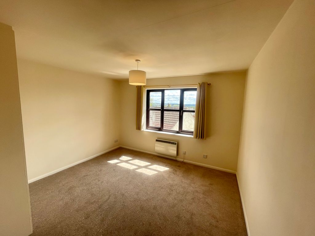 Property photo 2 of 8 65185006-4D0C-46F5-9
