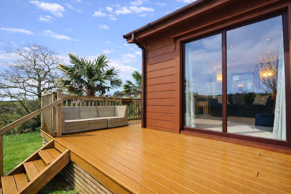 Property photo 3 of 16 3 - Picture No. 04