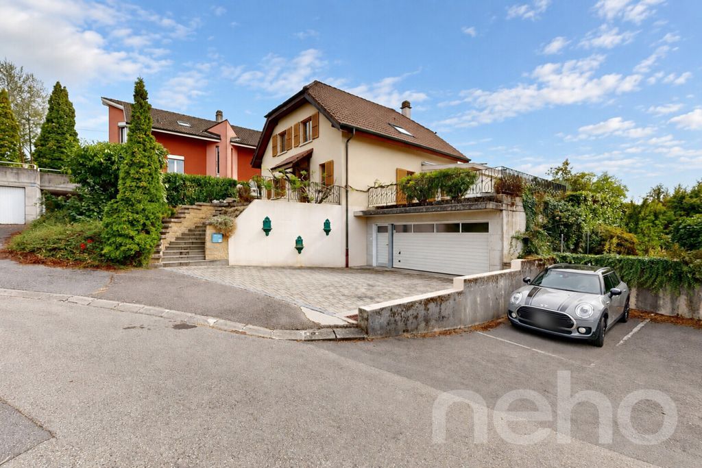 Property photo 2 of 12