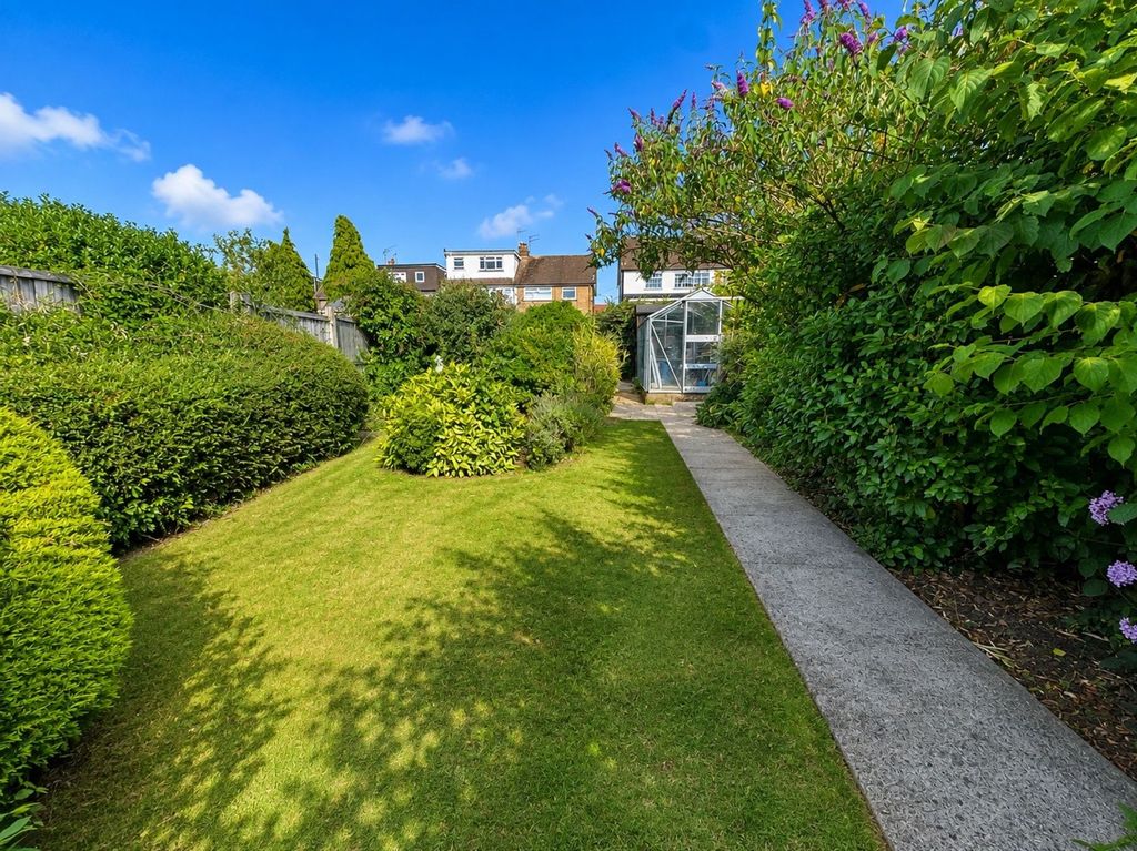 Property photo 3 of 13 Garden