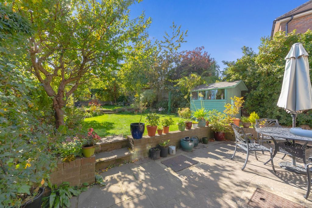 Property photo 3 of 28