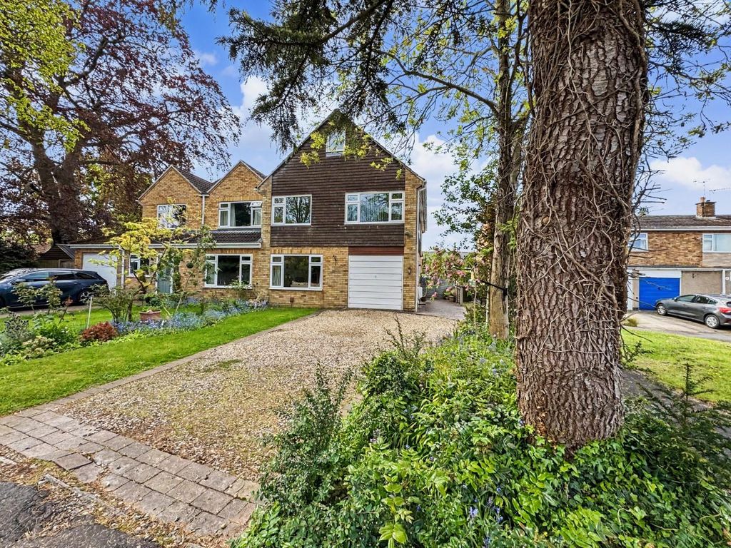 Property photo 1 of 33