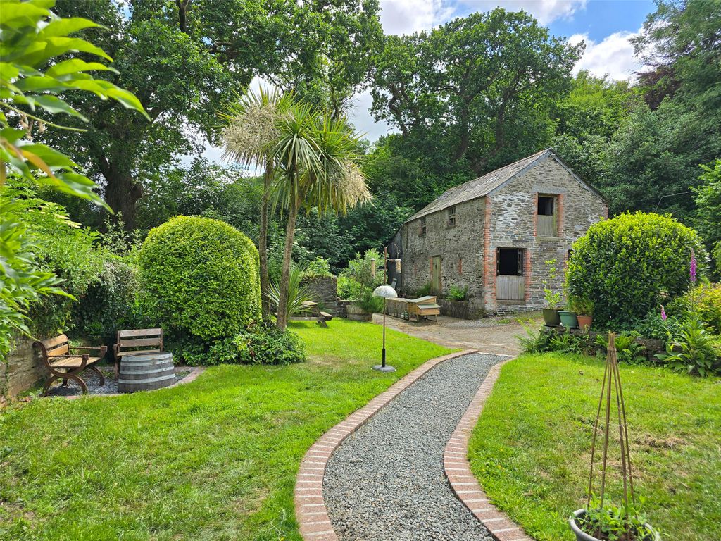 Property photo 2 of 32 Picture No. 02