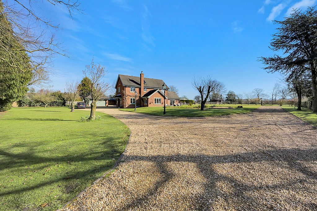 Property photo 1 of 45 Front Aspect