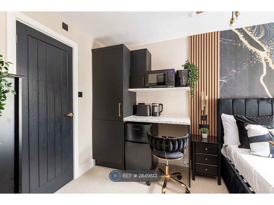Property photo 2 of 8 Room 4 - Double En Suite