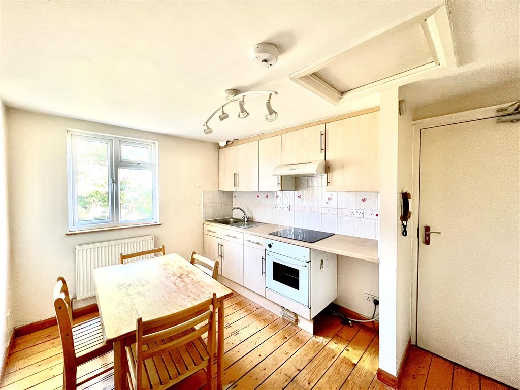 Property photo 1 of 6 Kitchen/ Diner