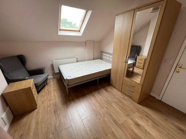 Property photo 1 of 8 Bedroom