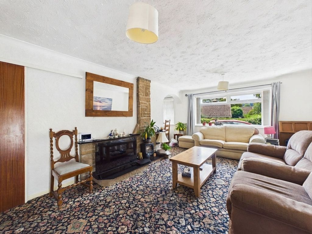 Property photo 3 of 14 Lounge