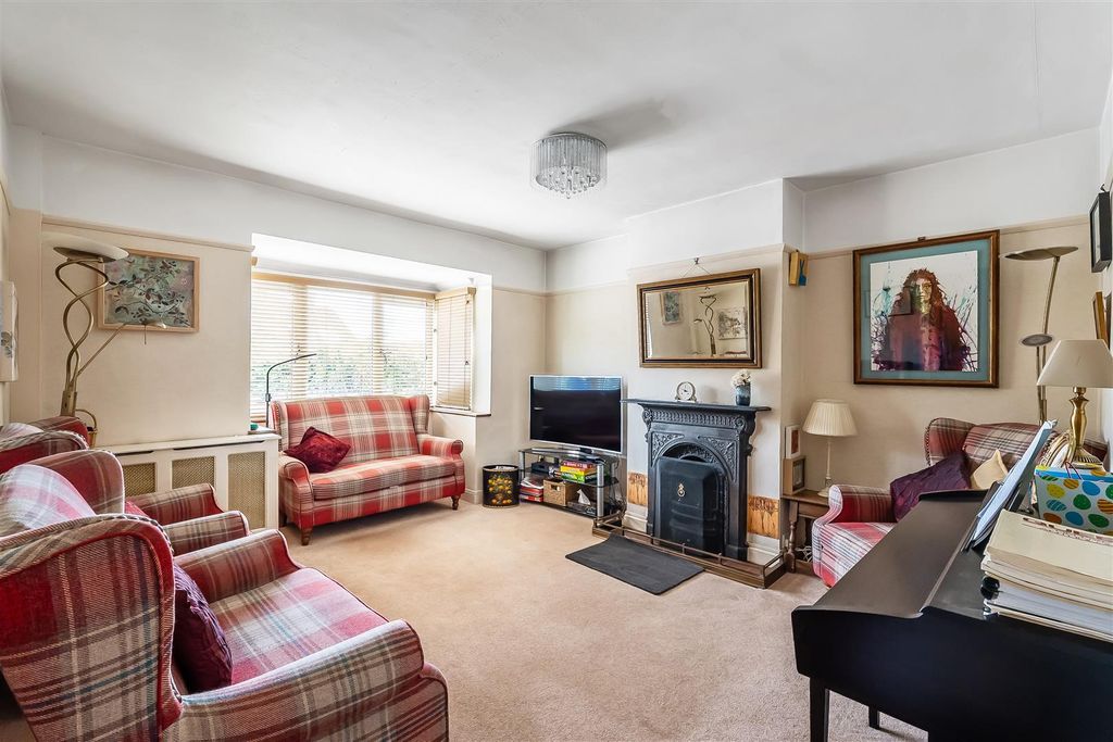 Property photo 2 of 15 10-Middlemead-Road-7.Jpg