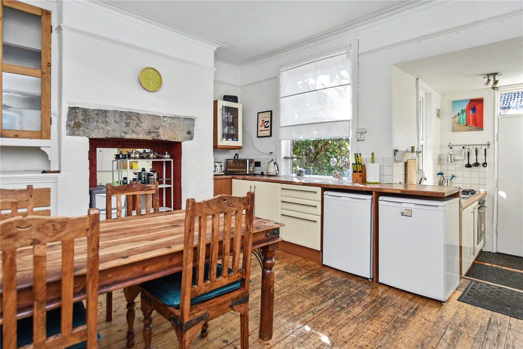 Property photo 3 of 17 Picture No. 06