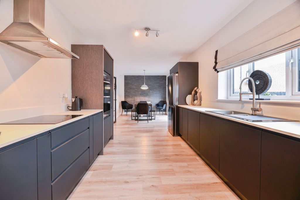 Property photo 3 of 29 Dsc_4787