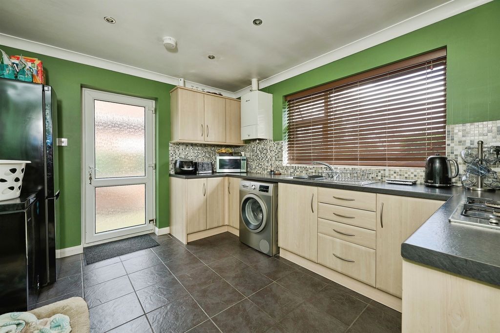 Property photo 2 of 15