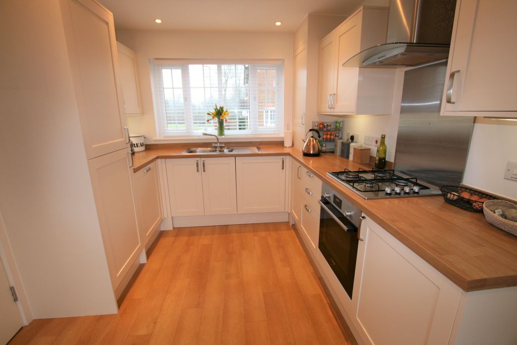 Property photo 3 of 24