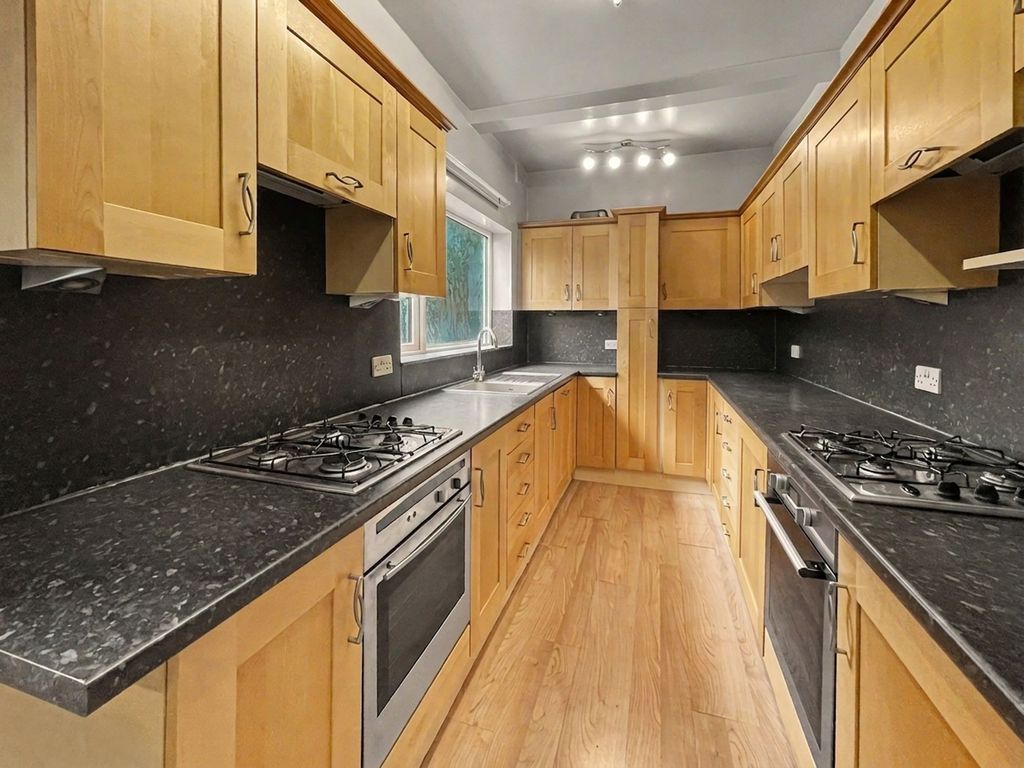 Property photo 2 of 25
