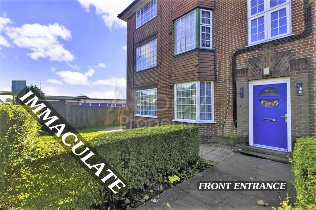 Property photo 2 of 35