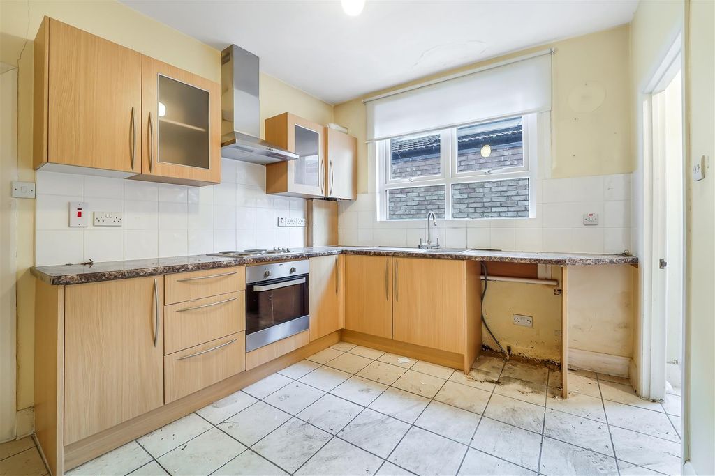 Property photo 3 of 9