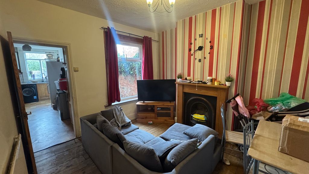 Property photo 3 of 6 Living Room